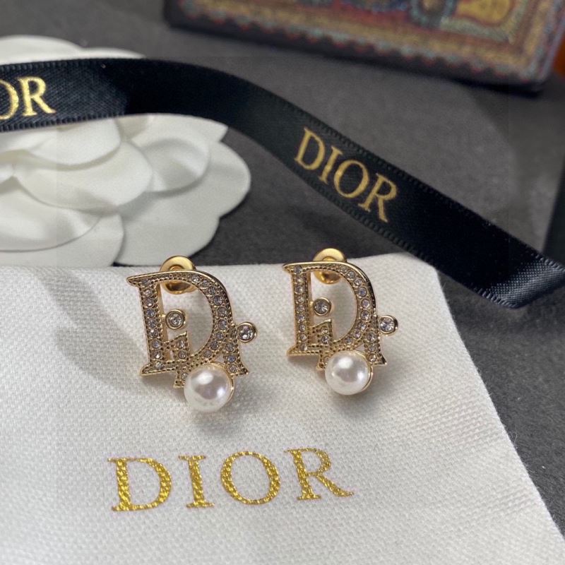 CHRISTIAN DIOR